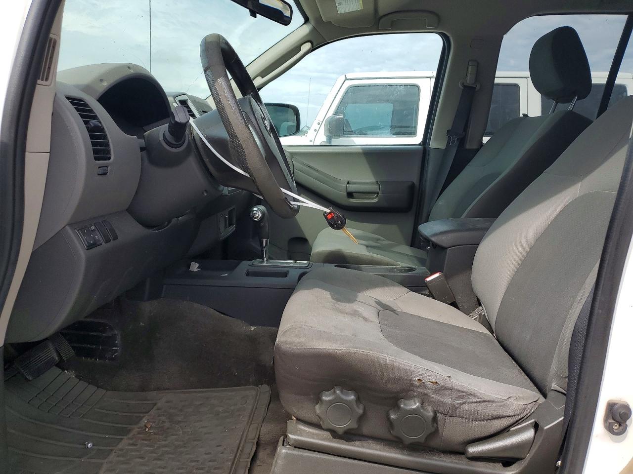 2010 NISSAN XTERRA X photo 13