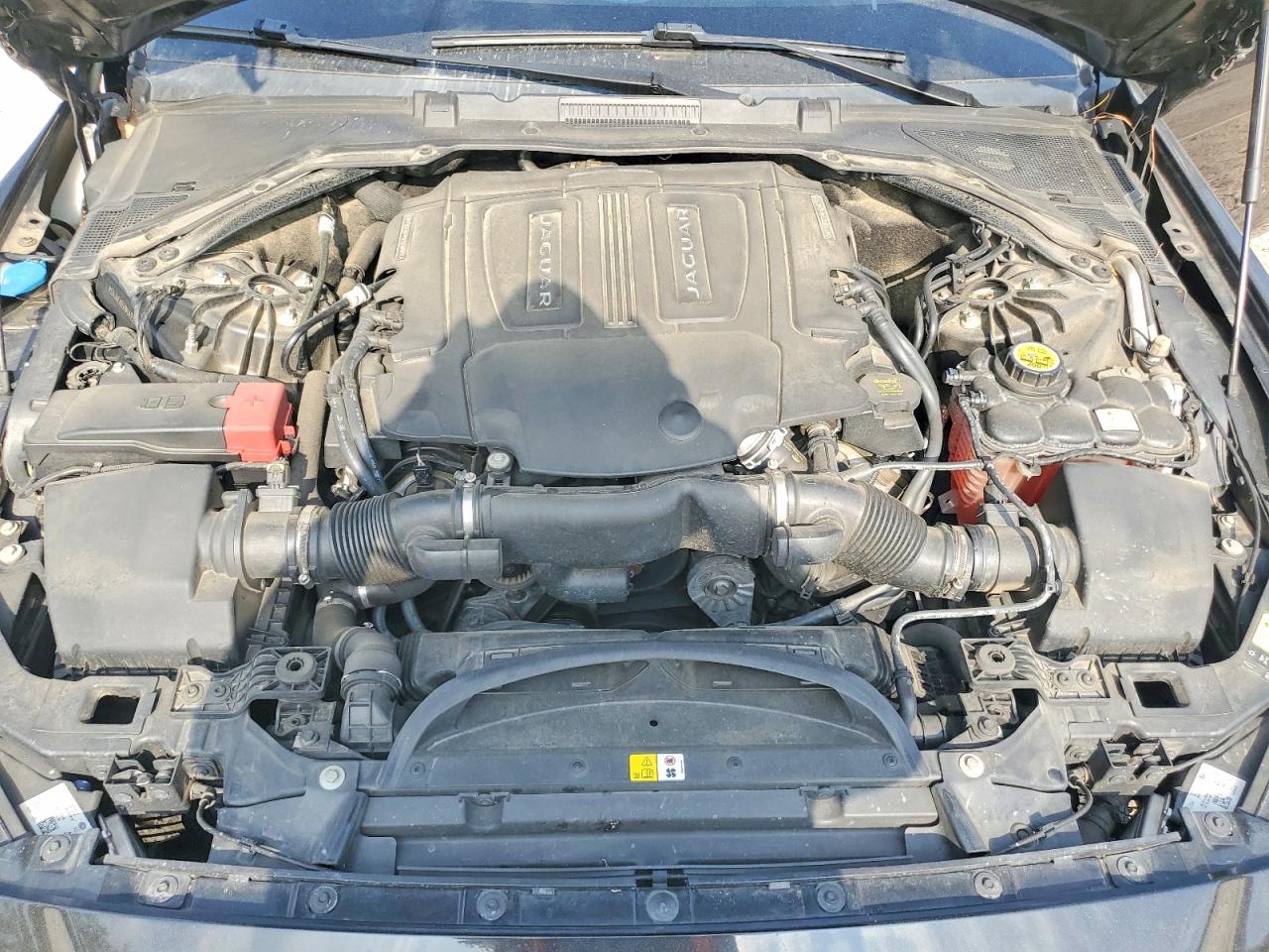 2017 JAGUAR XE PRESTIGE photo 11