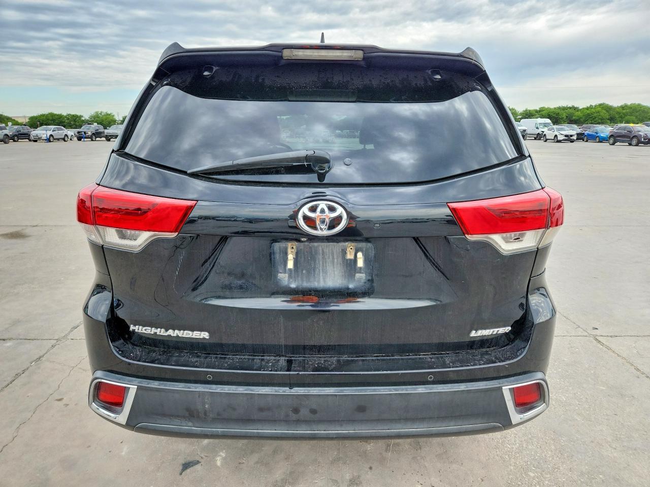 2018 TOYOTA HIGHLANDER LIMITED PLATINUM photo 16