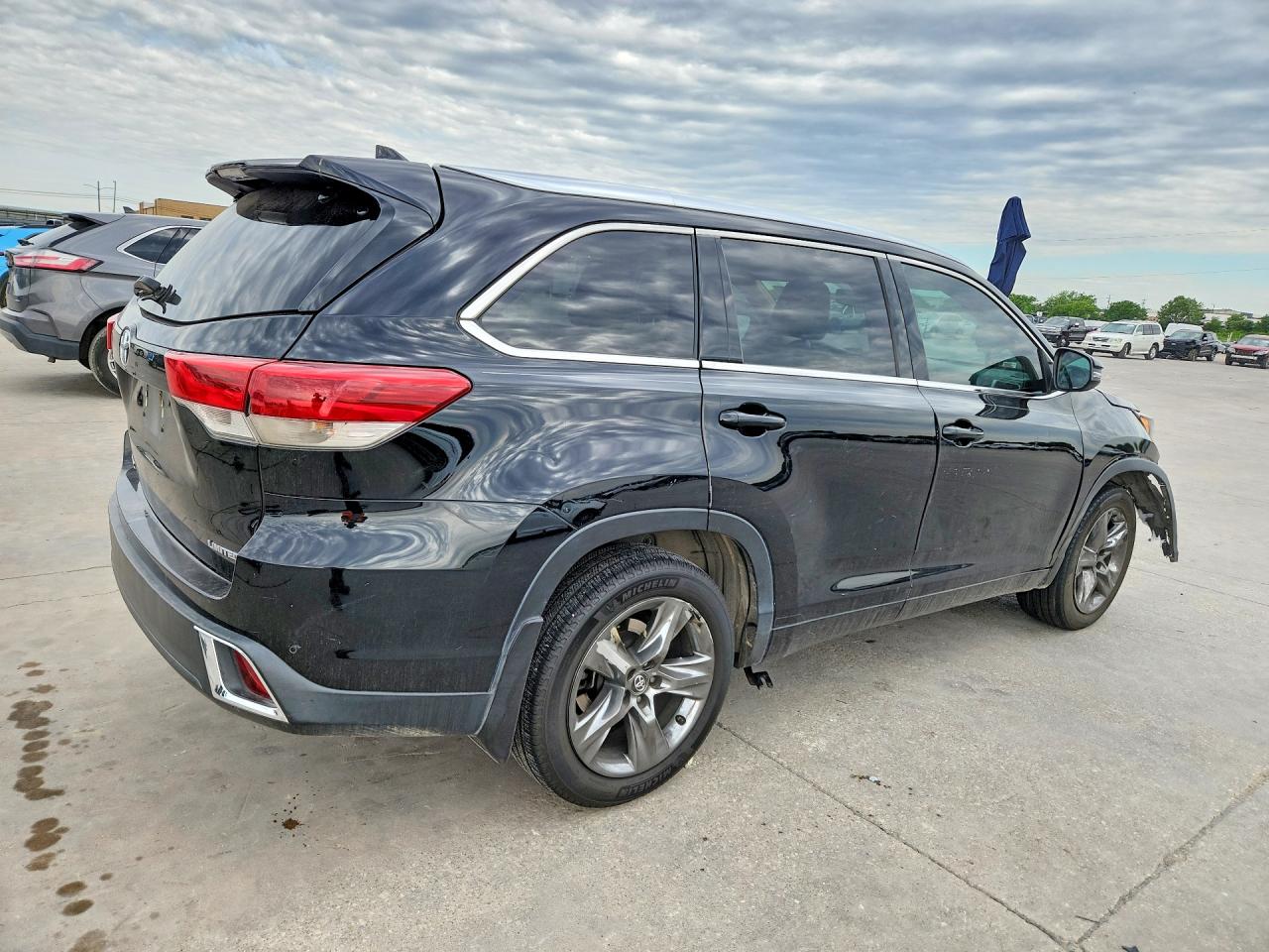 2018 TOYOTA HIGHLANDER LIMITED PLATINUM photo 7