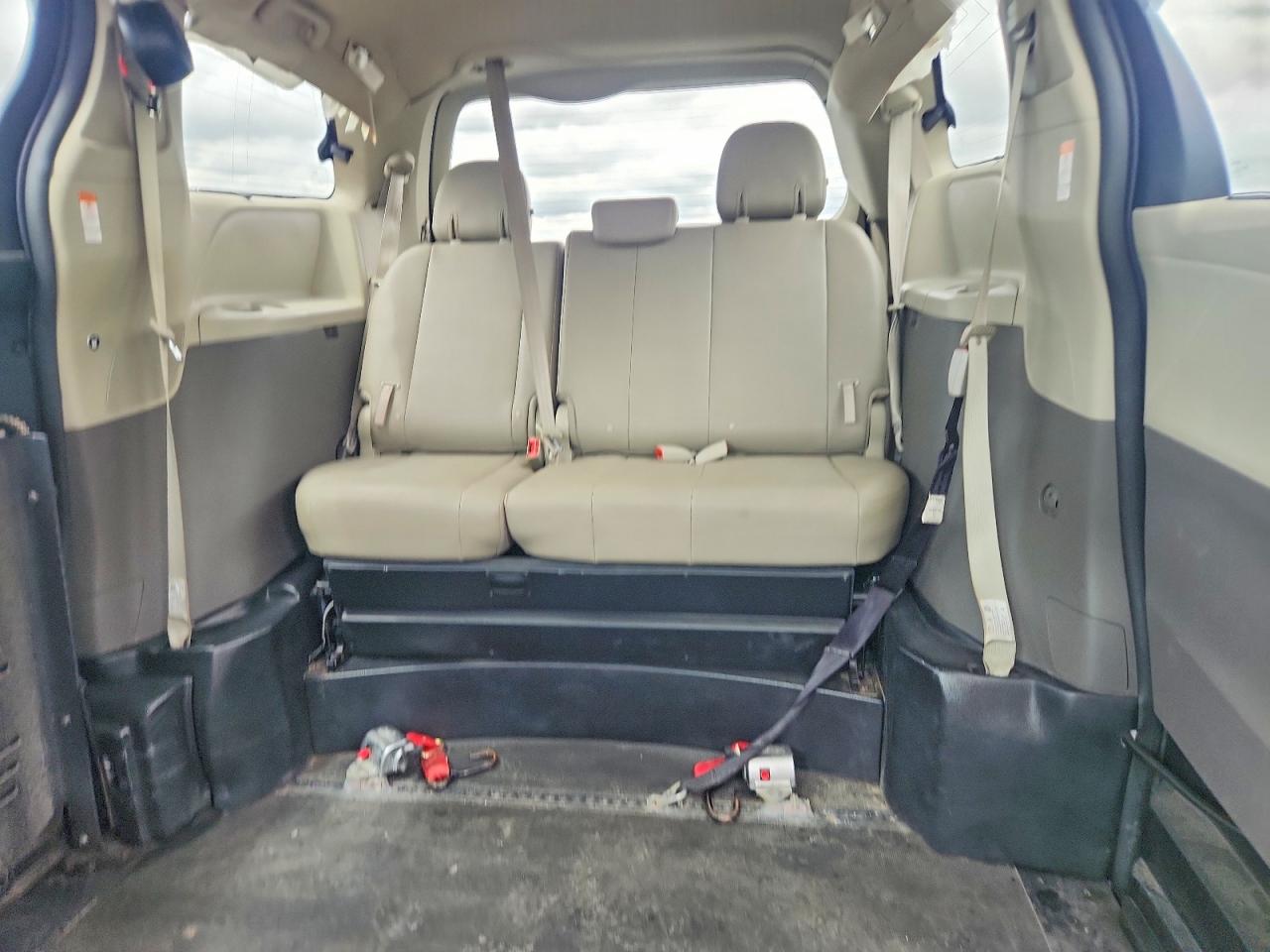 2020 TOYOTA SIENNA XLE 8-PASSENGER photo 28