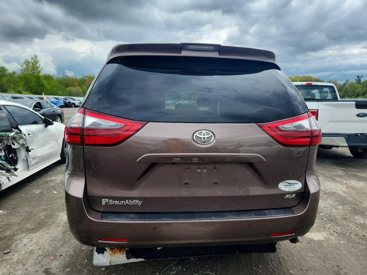2020 TOYOTA SIENNA XLE 8-PASSENGER photo 16