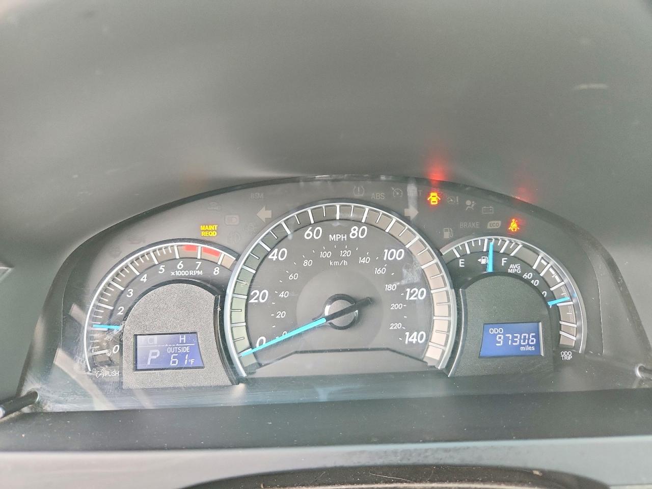 2014 TOYOTA CAMRY SE photo 25
