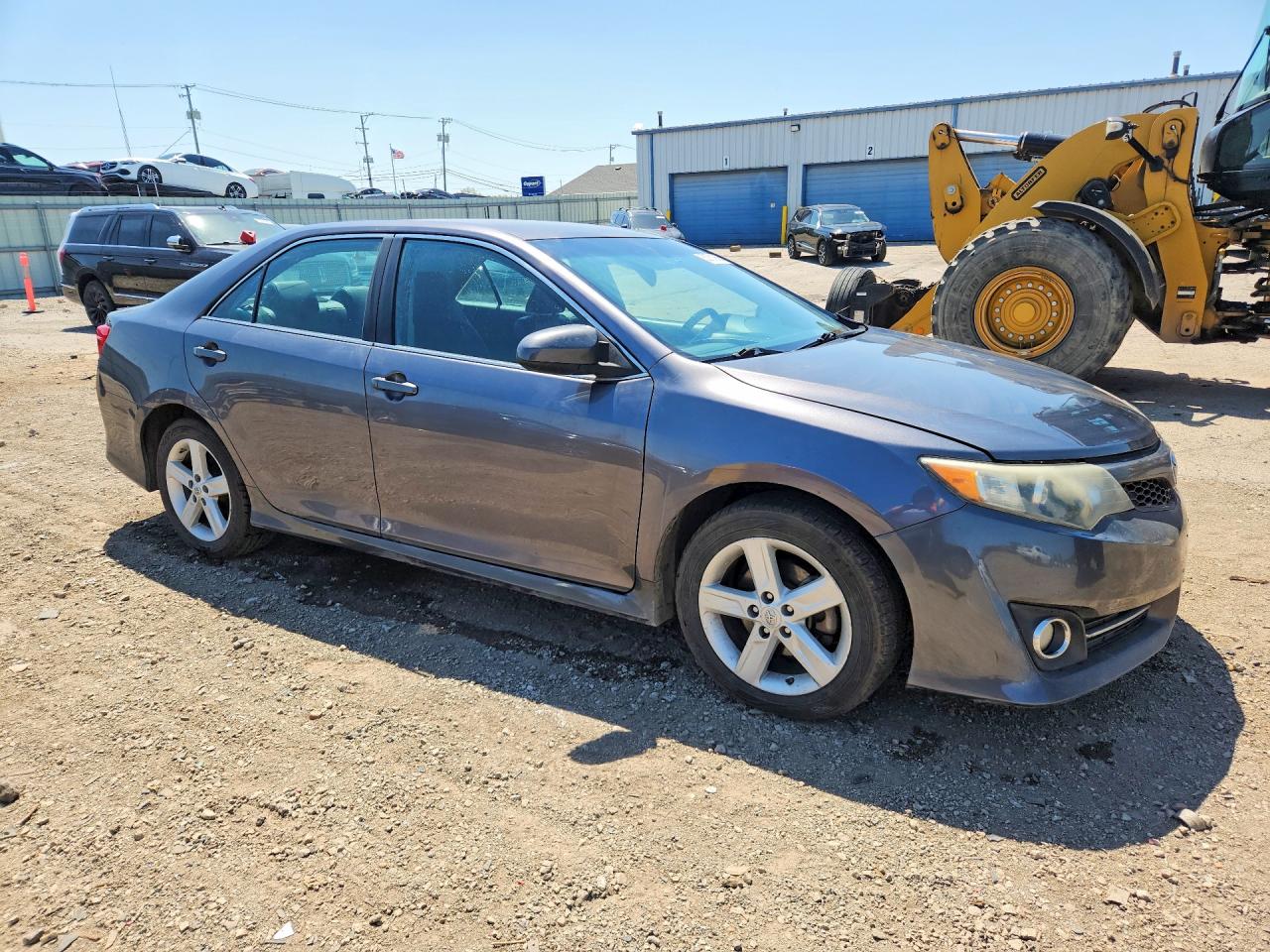 2014 TOYOTA CAMRY SE photo 10