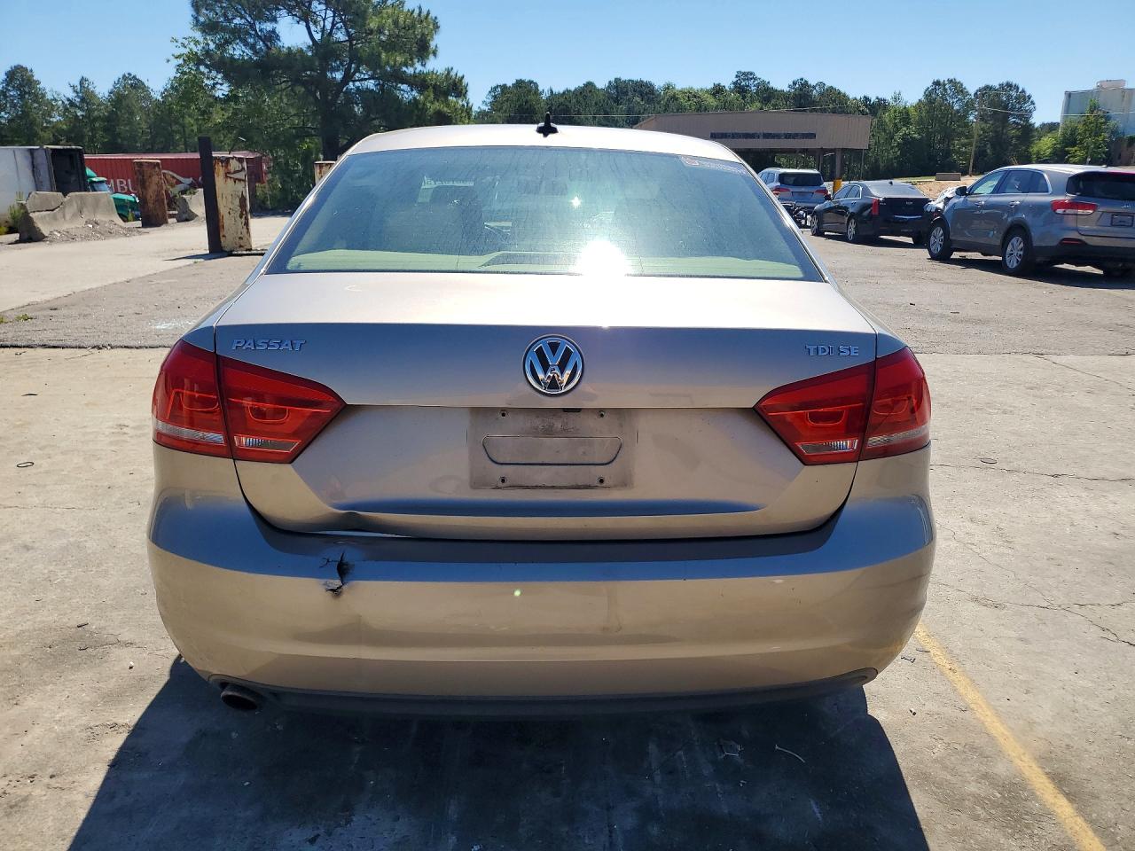 2015 VOLKSWAGEN PASSAT SE photo 16
