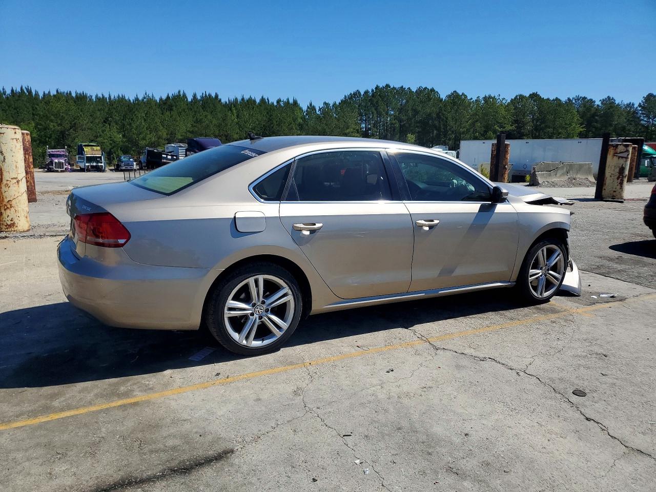 2015 VOLKSWAGEN PASSAT SE photo 7