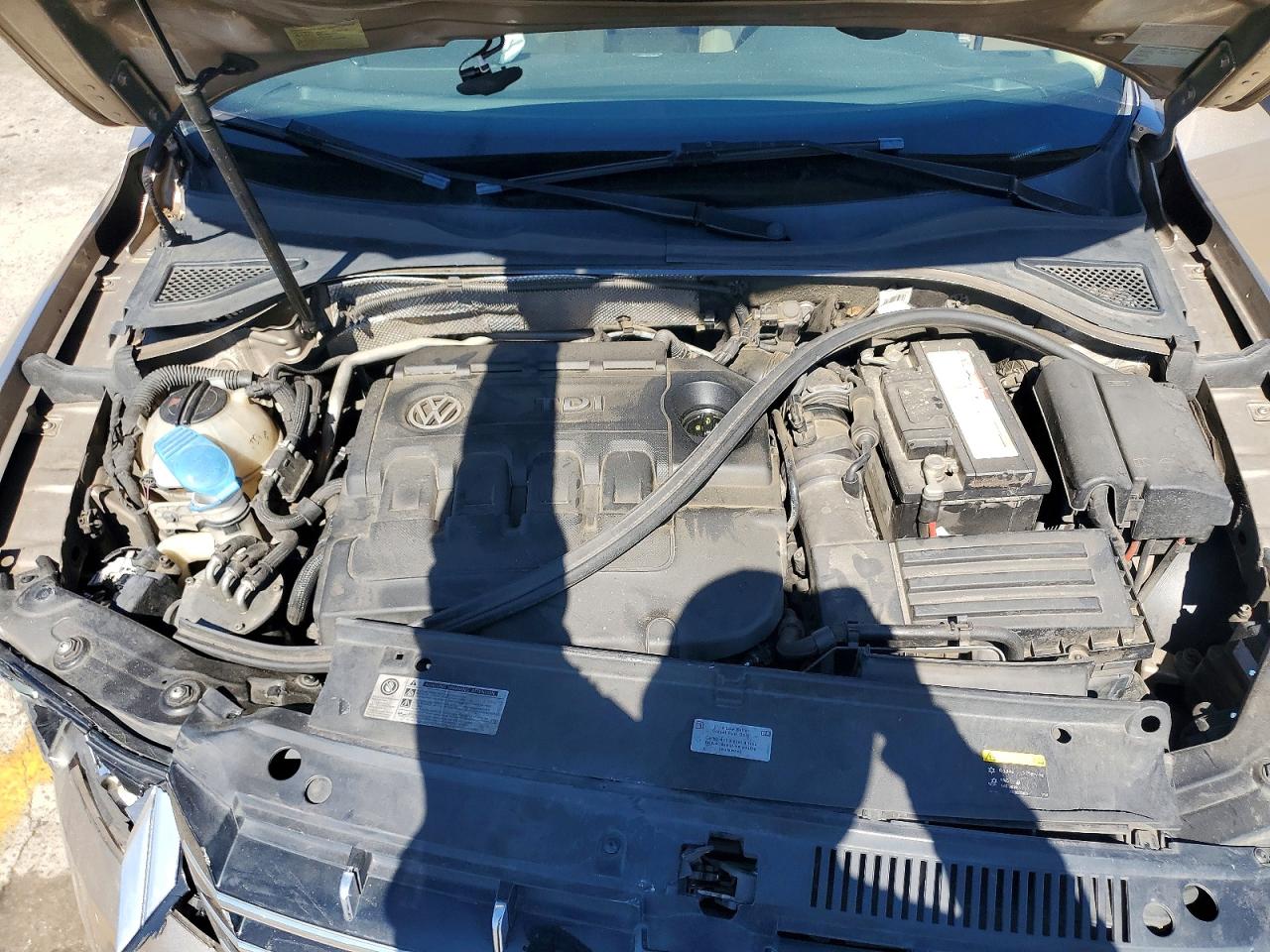 2015 VOLKSWAGEN PASSAT SE photo 31