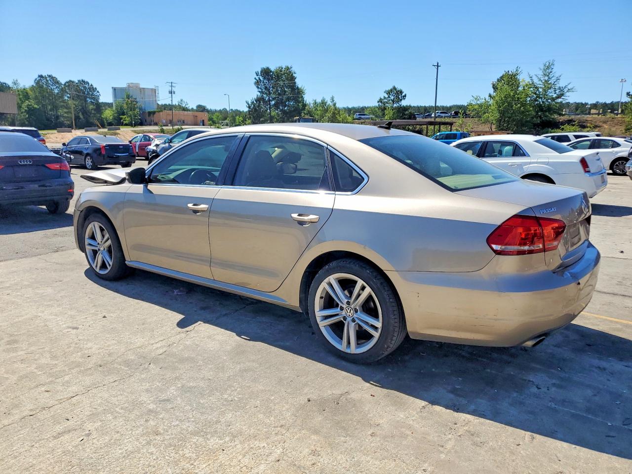 2015 VOLKSWAGEN PASSAT SE photo 4