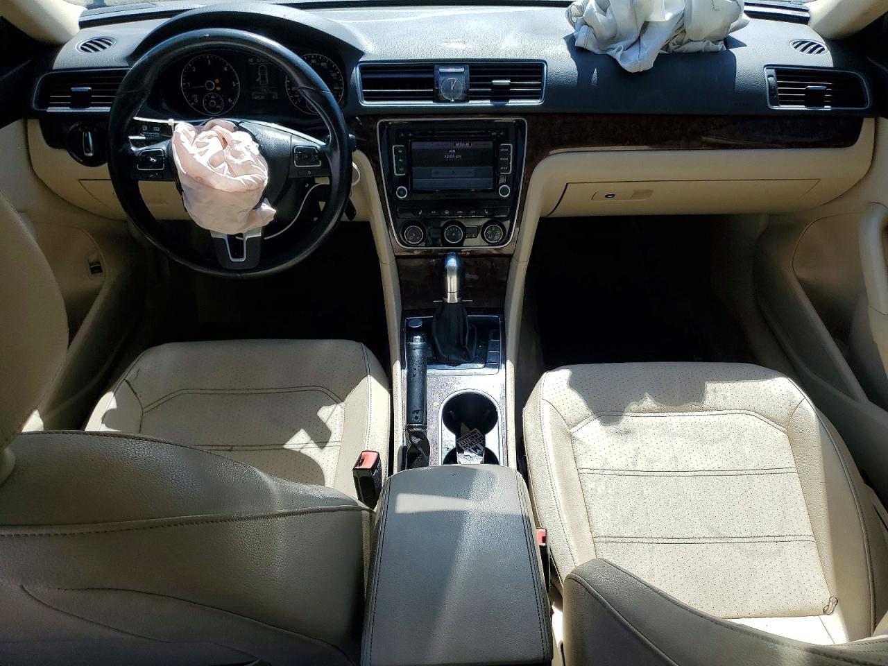 2015 VOLKSWAGEN PASSAT SE photo 22