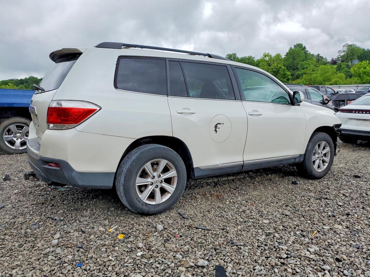 2011 TOYOTA HIGHLANDER SE photo 5