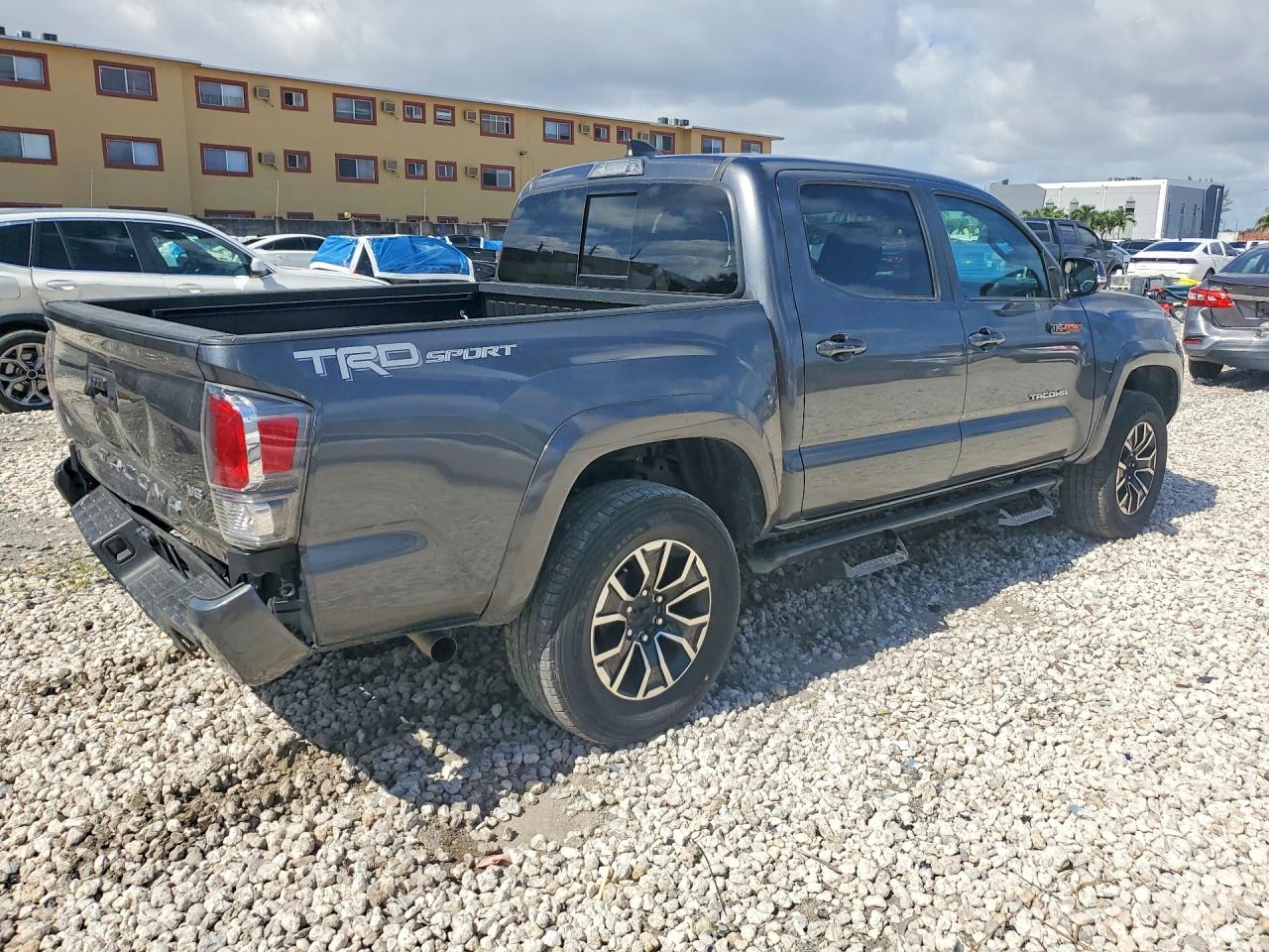 2021 TOYOTA TACOMA TRD SPORT photo 5