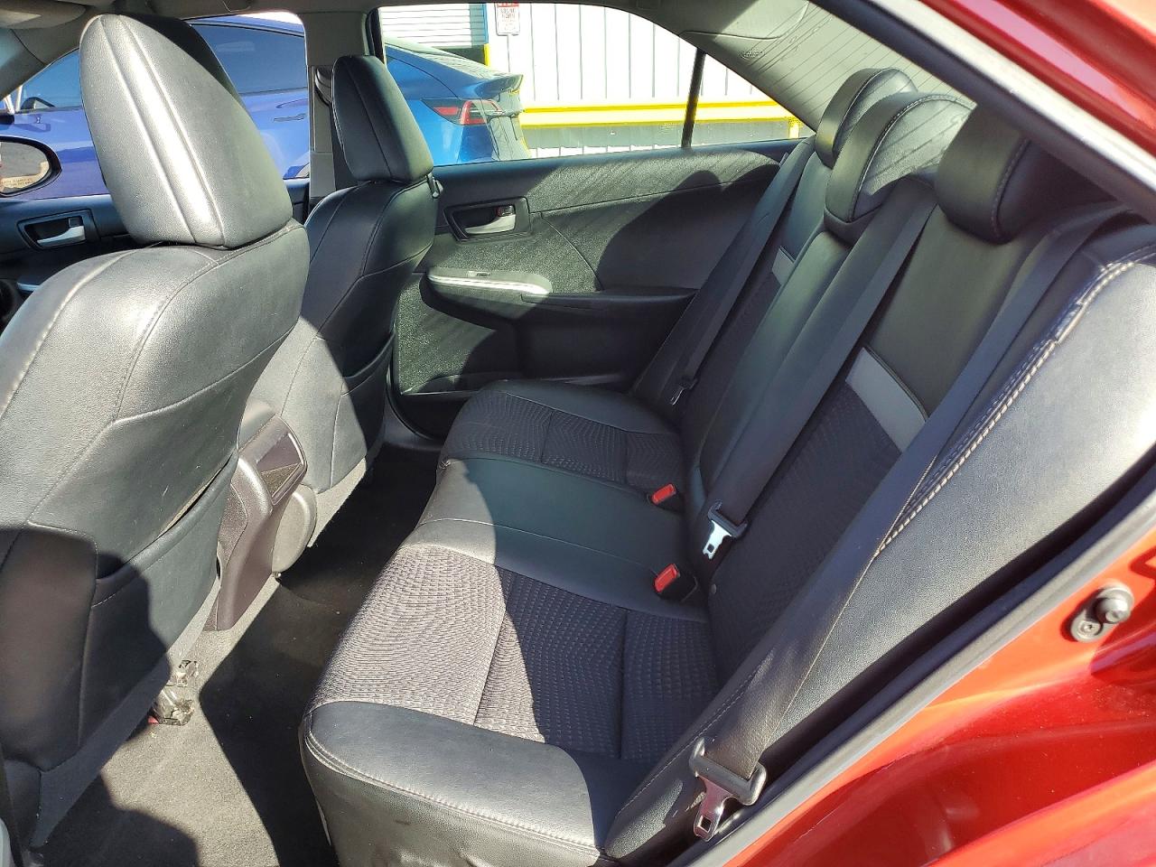 2014 TOYOTA CAMRY SE photo 10