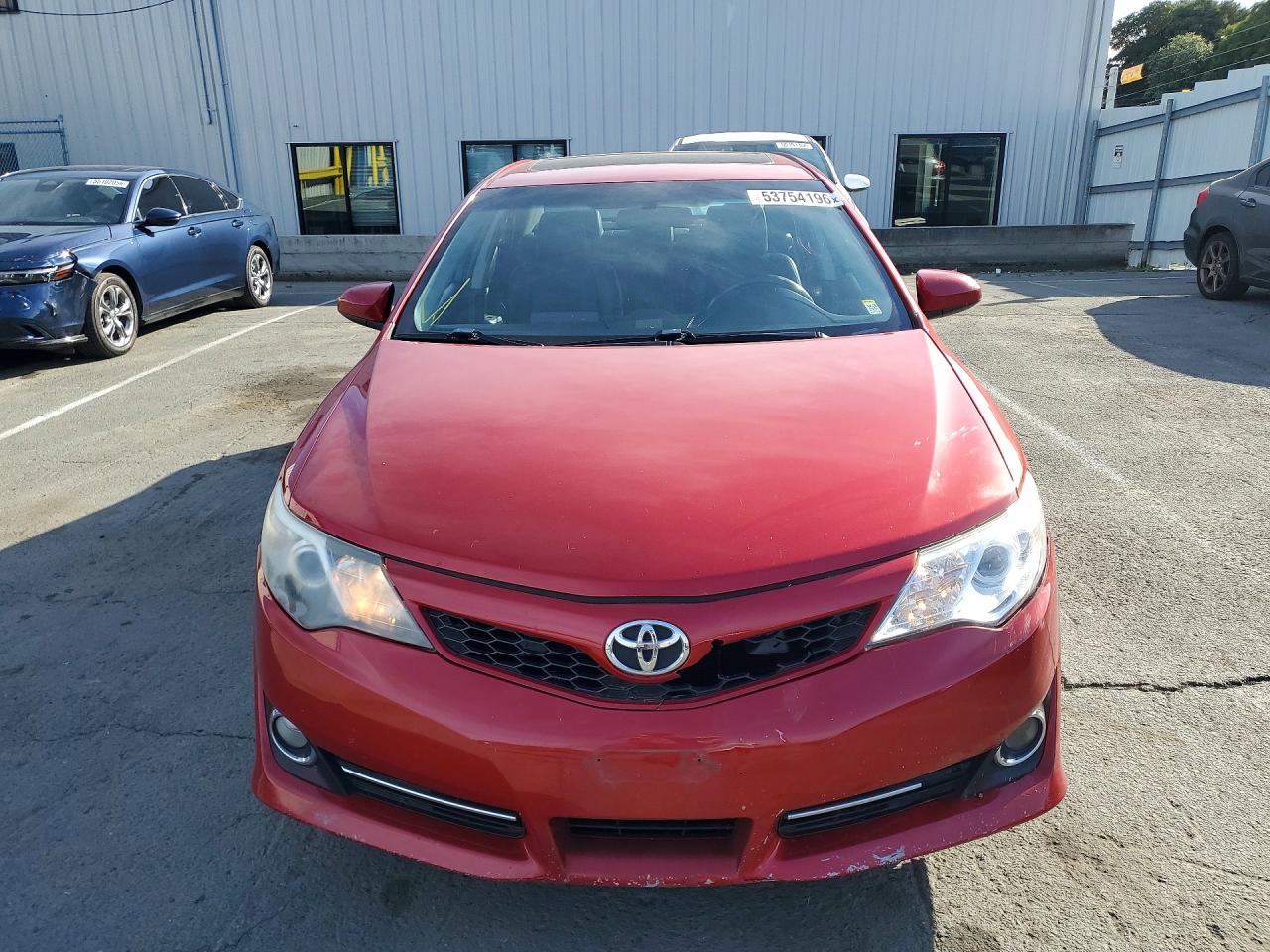 2014 TOYOTA CAMRY SE photo 5