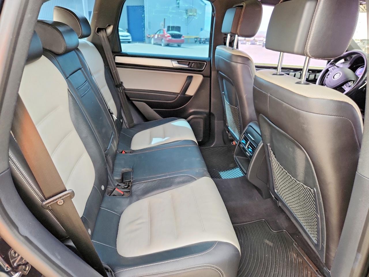 2017 VOLKSWAGEN TOUAREG WOLFSBURG photo 21