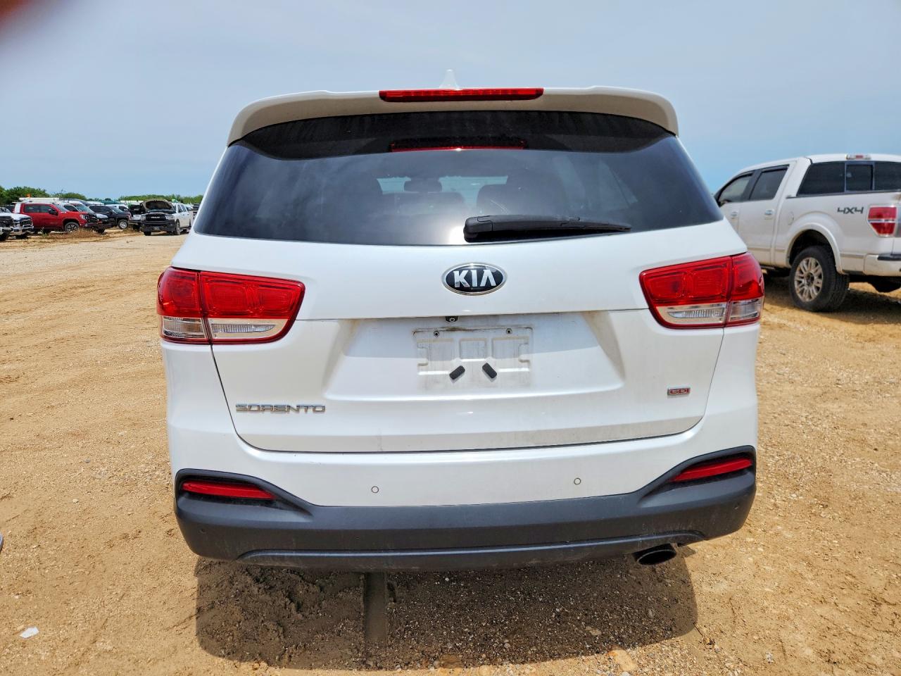 2017 KIA SORENTO LX photo 11