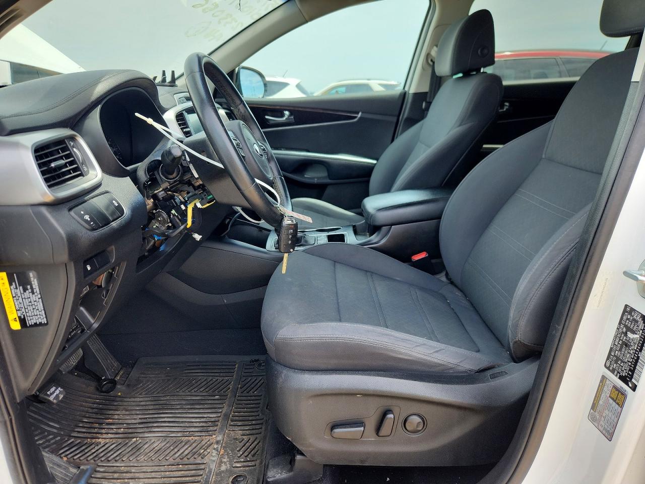 2017 KIA SORENTO LX photo 13