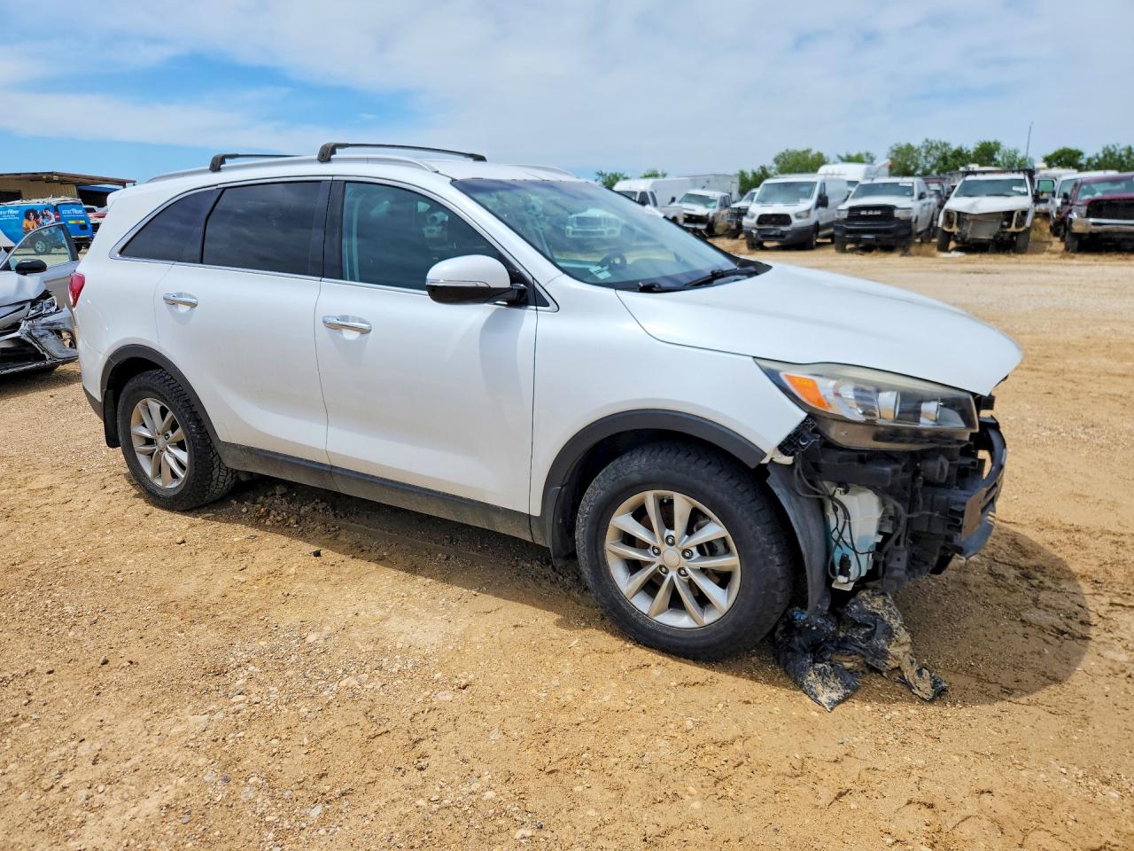 2017 KIA SORENTO LX photo 7