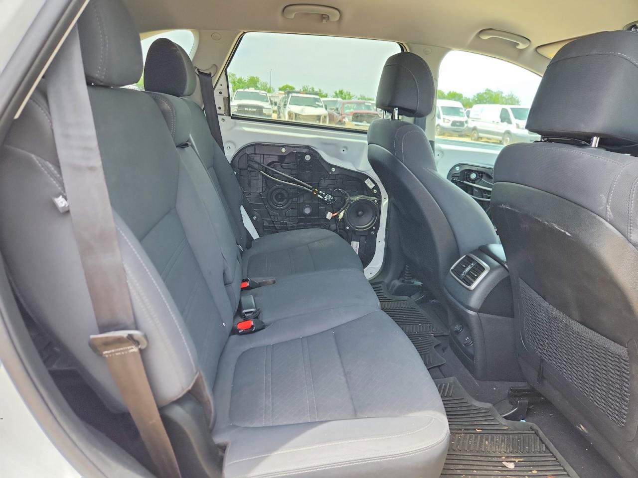 2017 KIA SORENTO LX photo 21