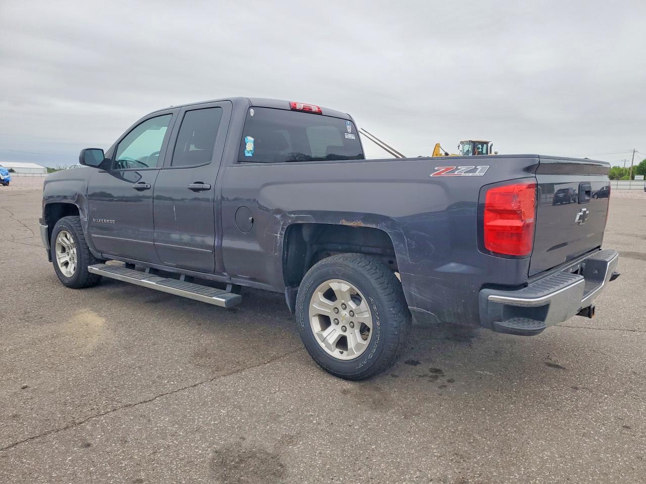2015 CHEVROLET SILVERADO K1500 LT photo 2