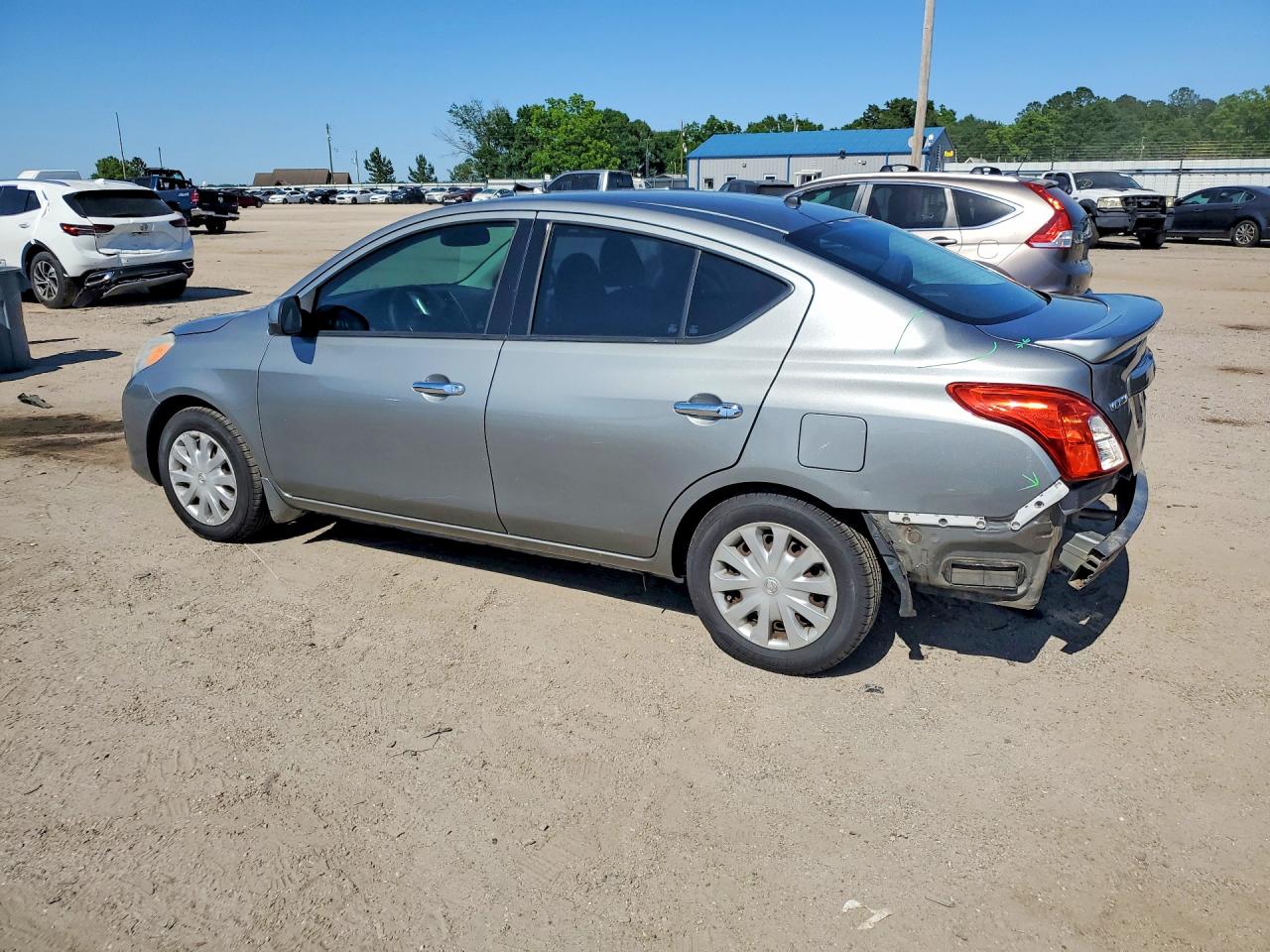 2014 NISSAN VERSA 1.6 SV photo 4