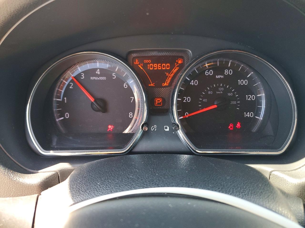 2014 NISSAN VERSA 1.6 SV photo 25