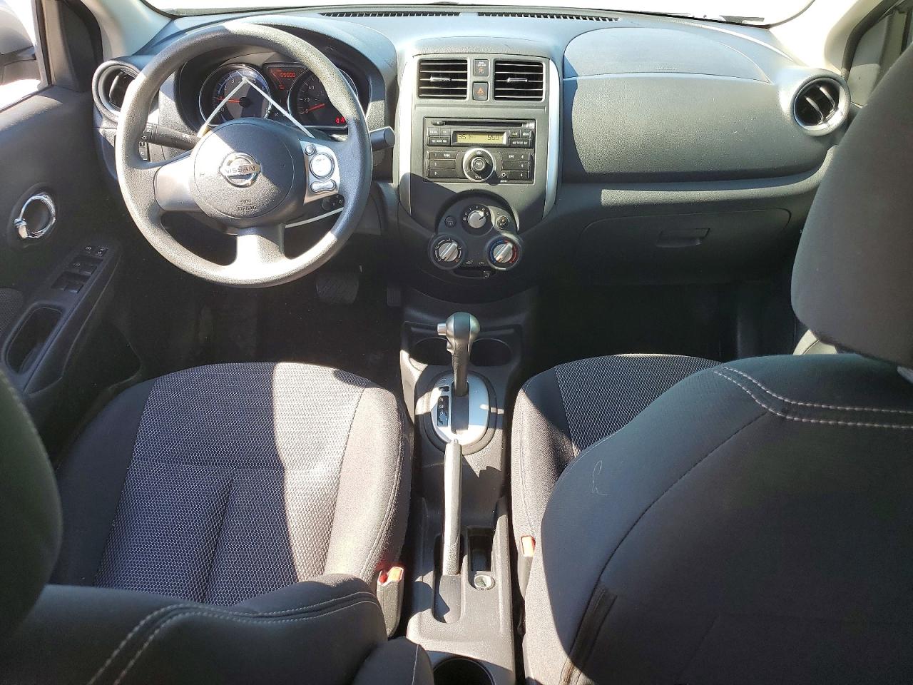 2014 NISSAN VERSA 1.6 SV photo 22