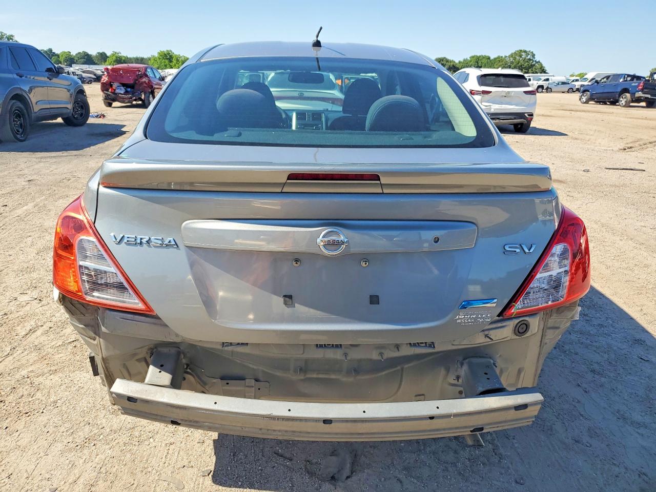 2014 NISSAN VERSA 1.6 SV photo 16