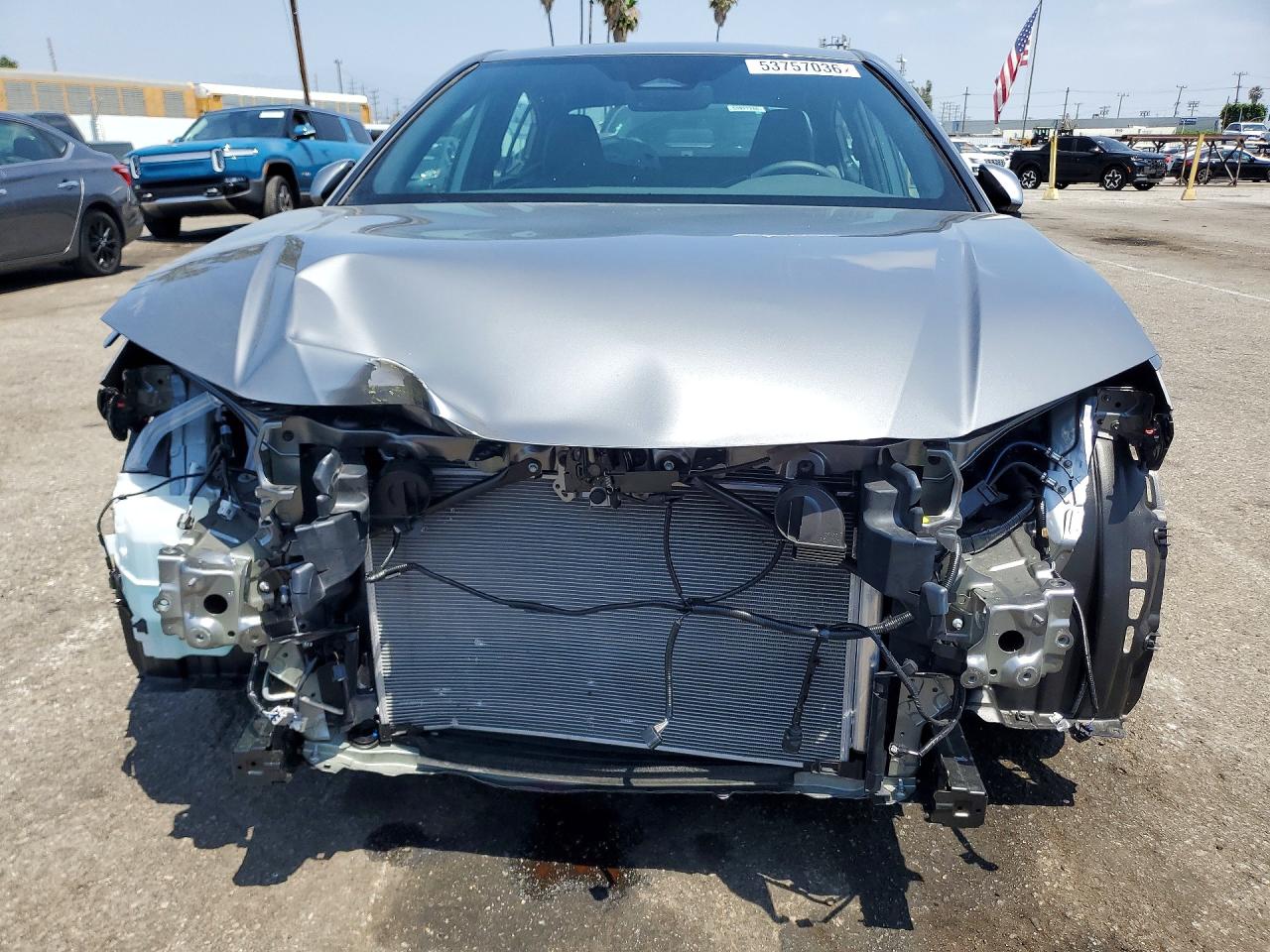 2026 TOYOTA CAMRY SE photo 9