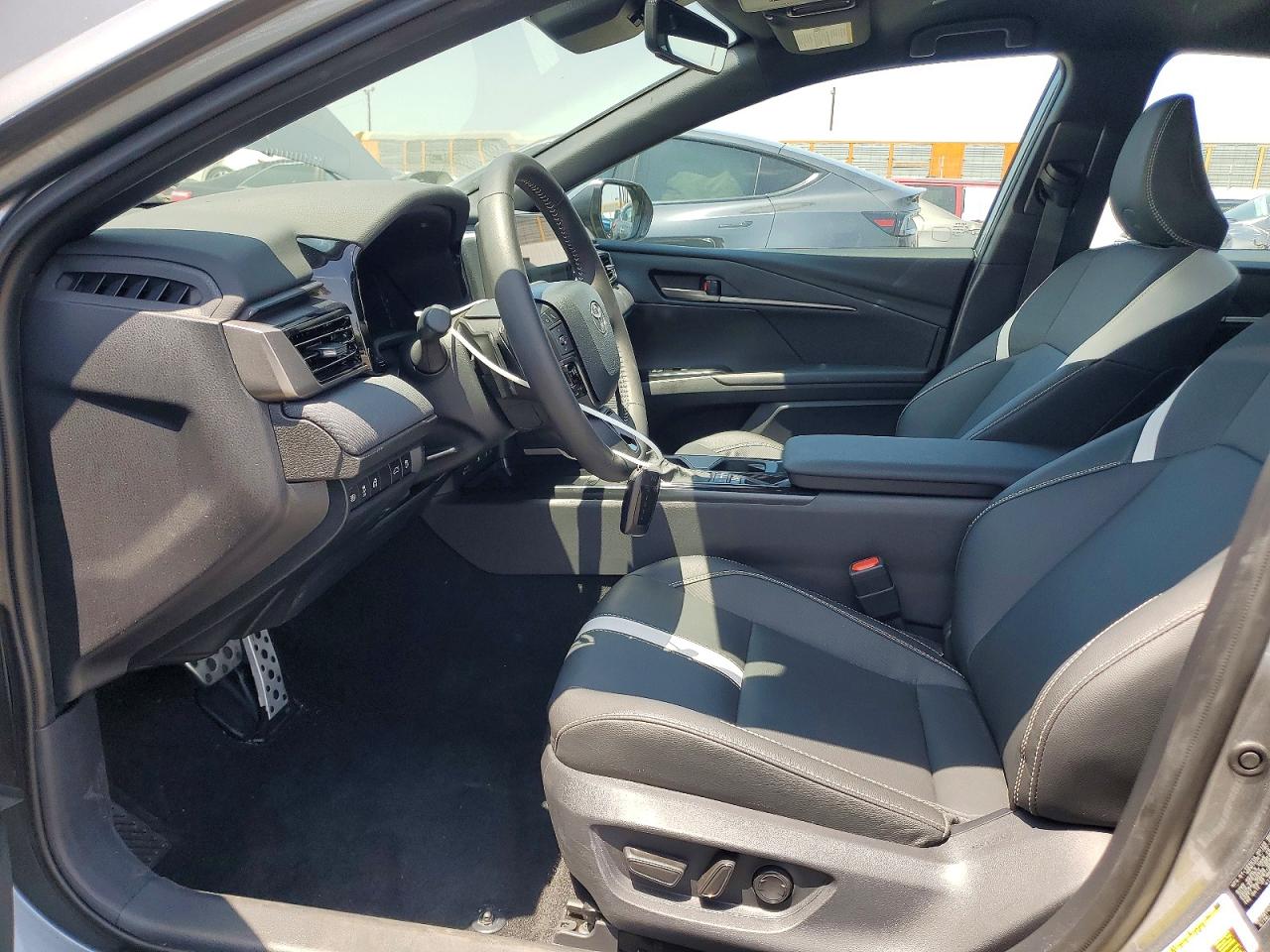 2026 TOYOTA CAMRY SE photo 13