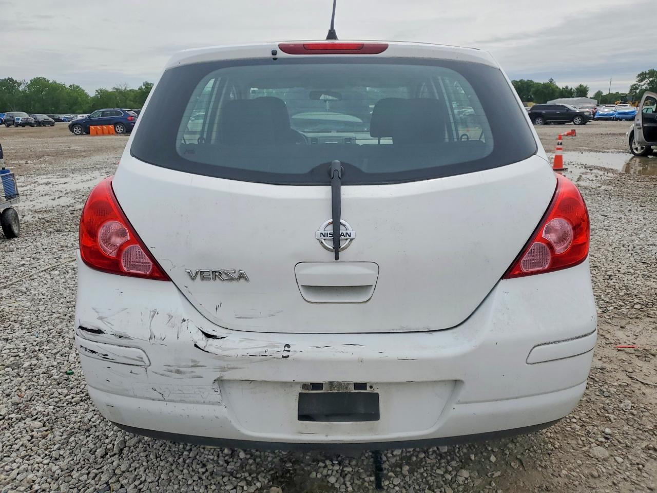 2011 NISSAN VERSA 1.8 S photo 6