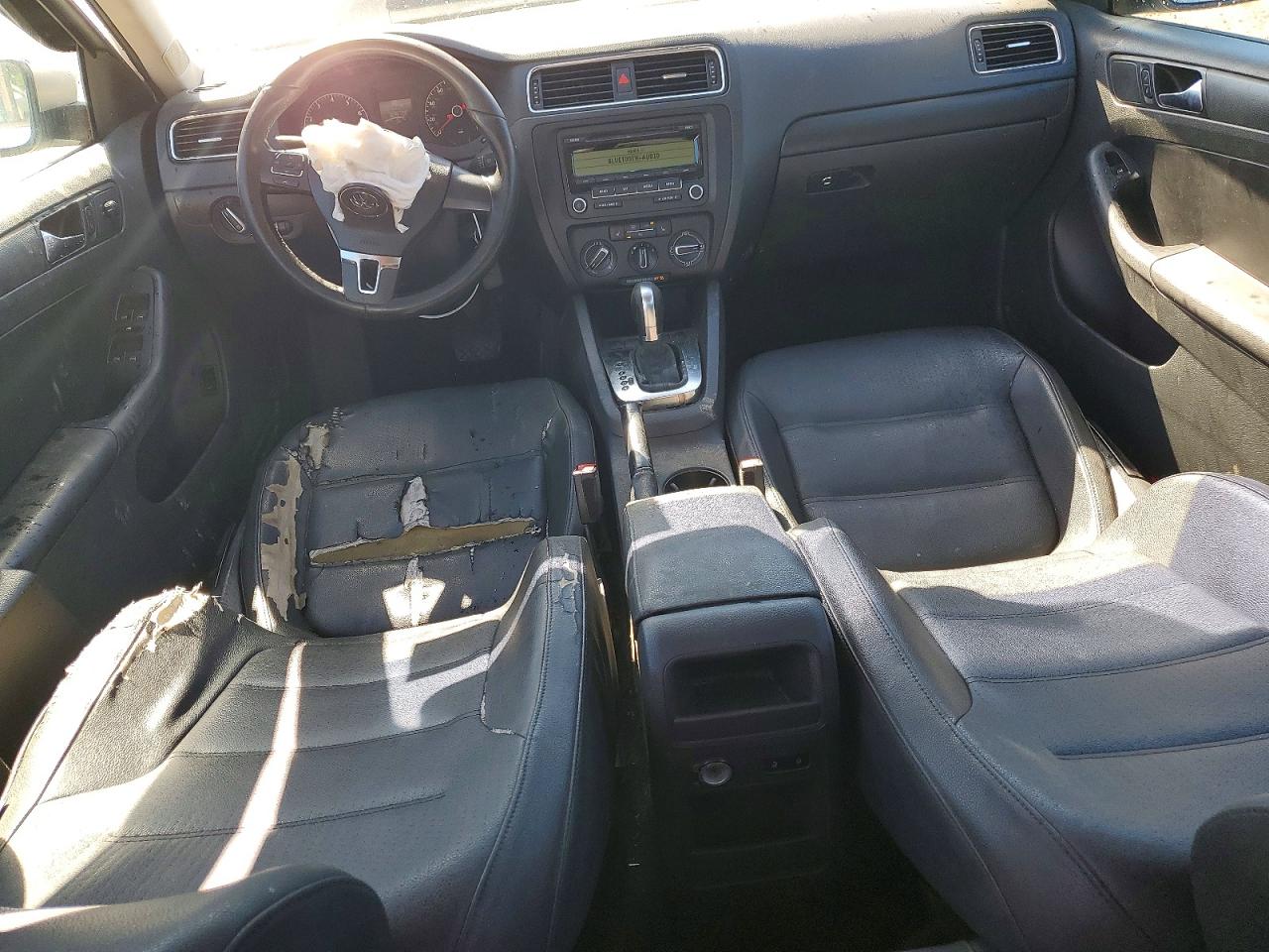 2011 VOLKSWAGEN JETTA SE photo 15