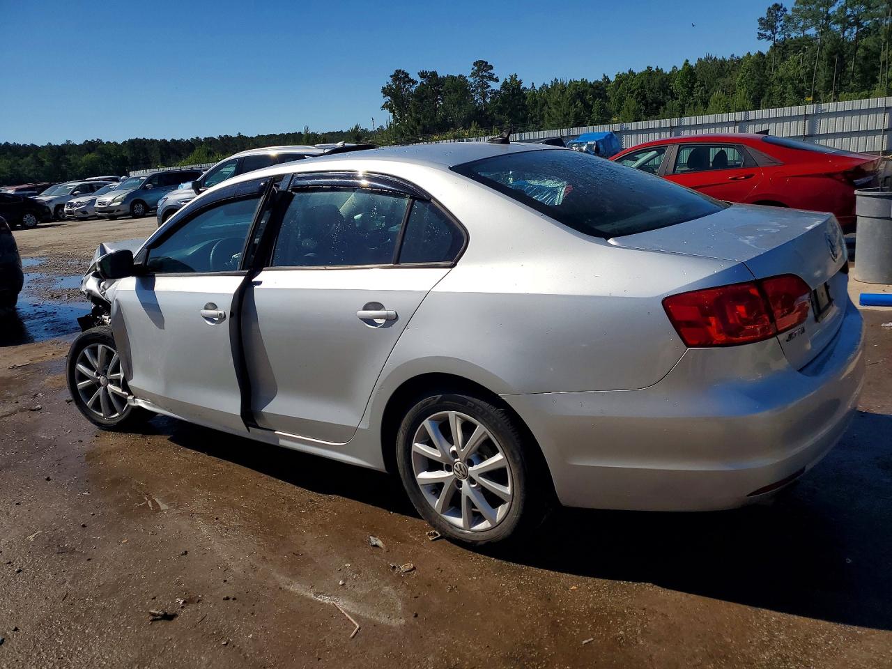 2011 VOLKSWAGEN JETTA SE photo 3