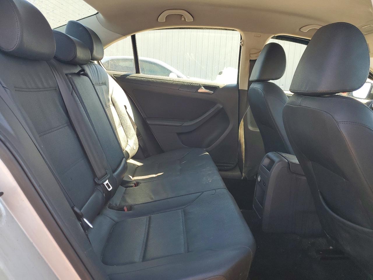 2011 VOLKSWAGEN JETTA SE photo 19