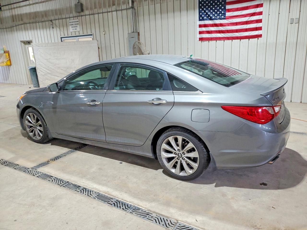 2013 HYUNDAI SONATA SE photo 3