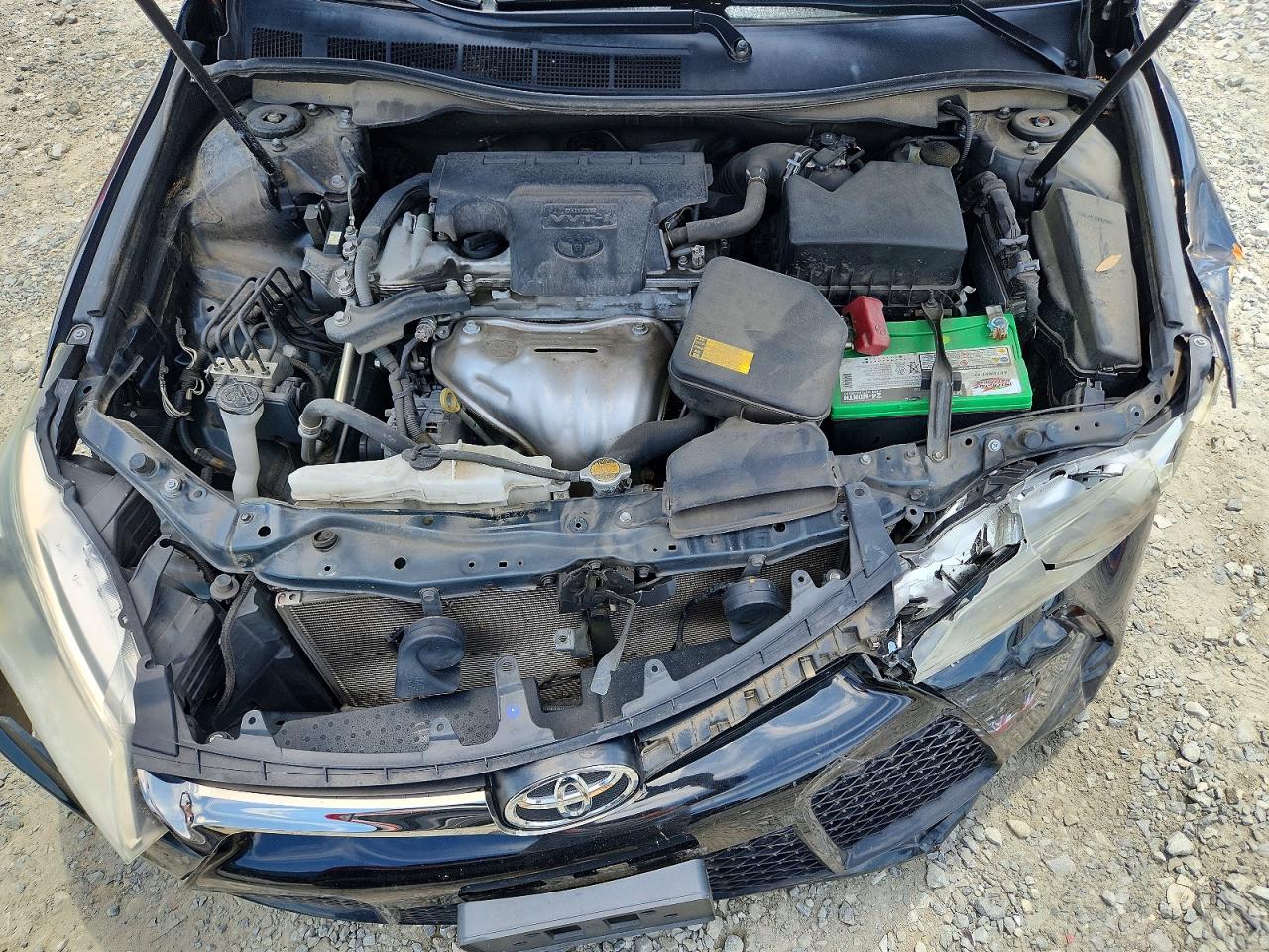 2015 TOYOTA CAMRY SE photo 31