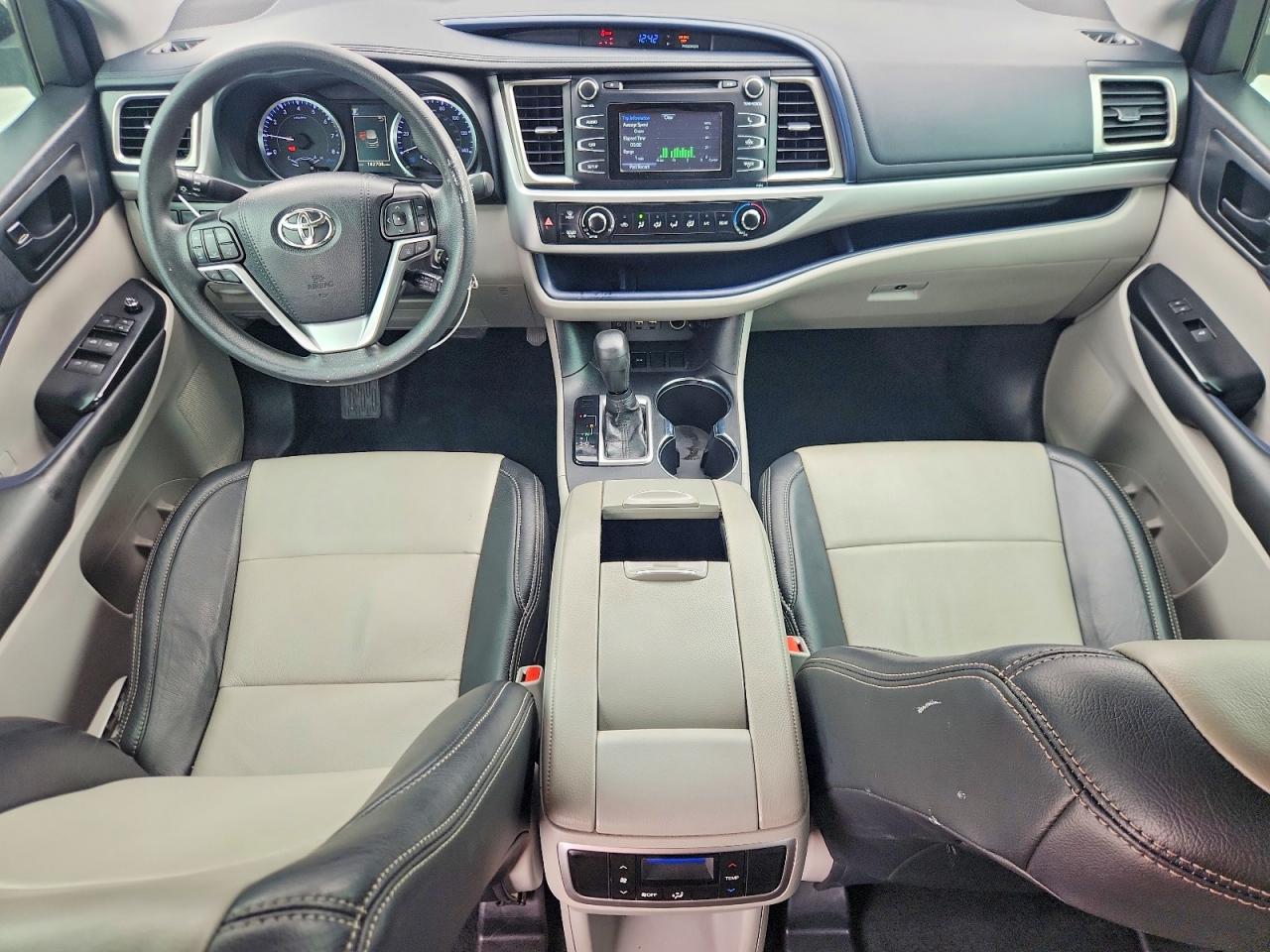 2019 TOYOTA HIGHLANDER LE photo 15