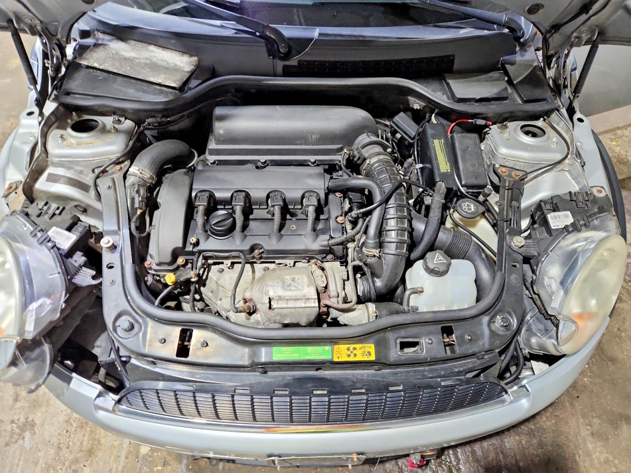2008 MINI COOPER S photo 21