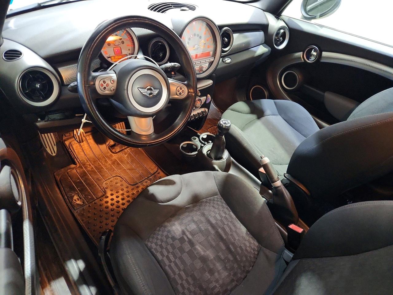 2008 MINI COOPER S photo 15