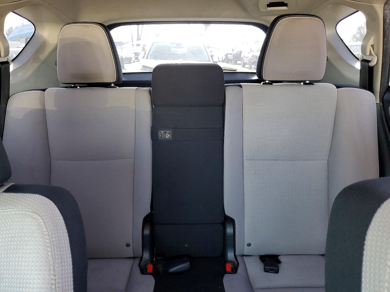 2016 TOYOTA RAV4 HV XLE photo 19