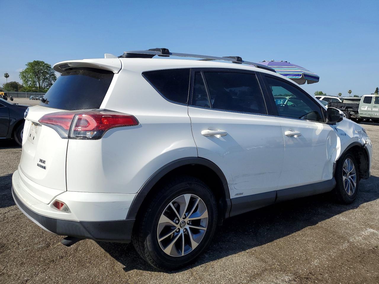 2016 TOYOTA RAV4 HV XLE photo 5