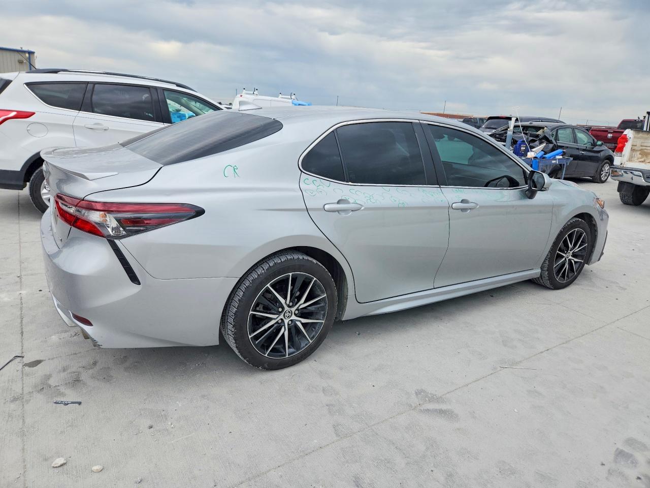 2024 TOYOTA CAMRY SE photo 5
