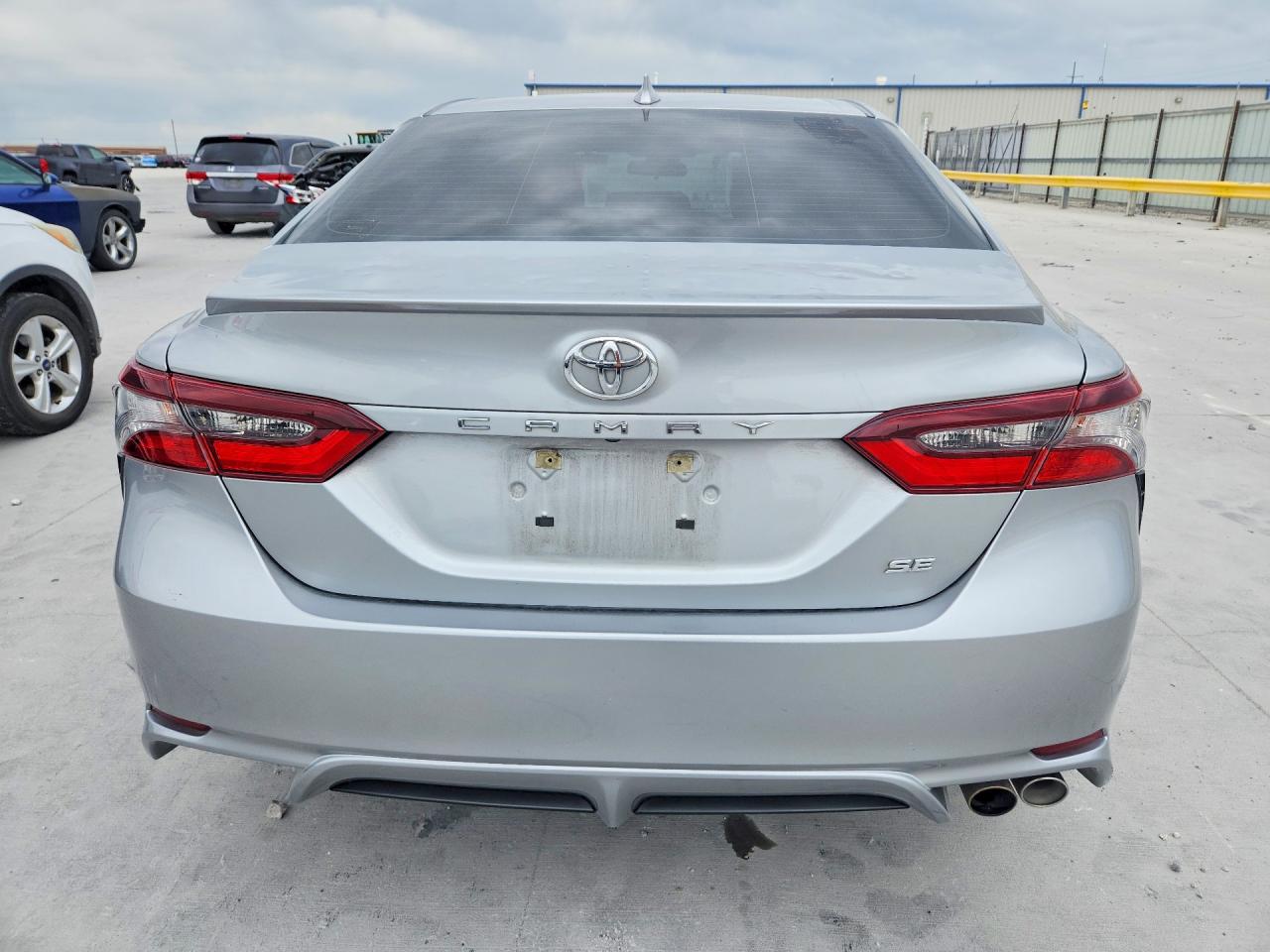 2024 TOYOTA CAMRY SE photo 11