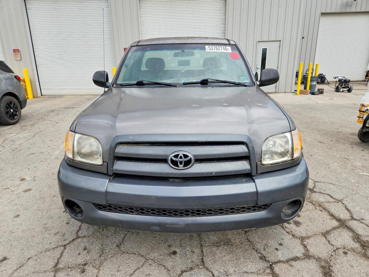 2004 TOYOTA TUNDRA BASE photo 13