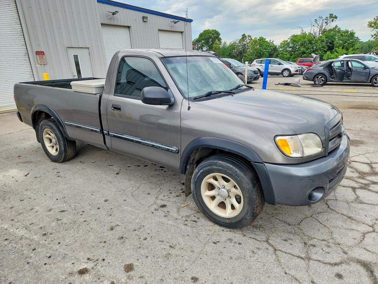 2004 TOYOTA TUNDRA BASE photo 10