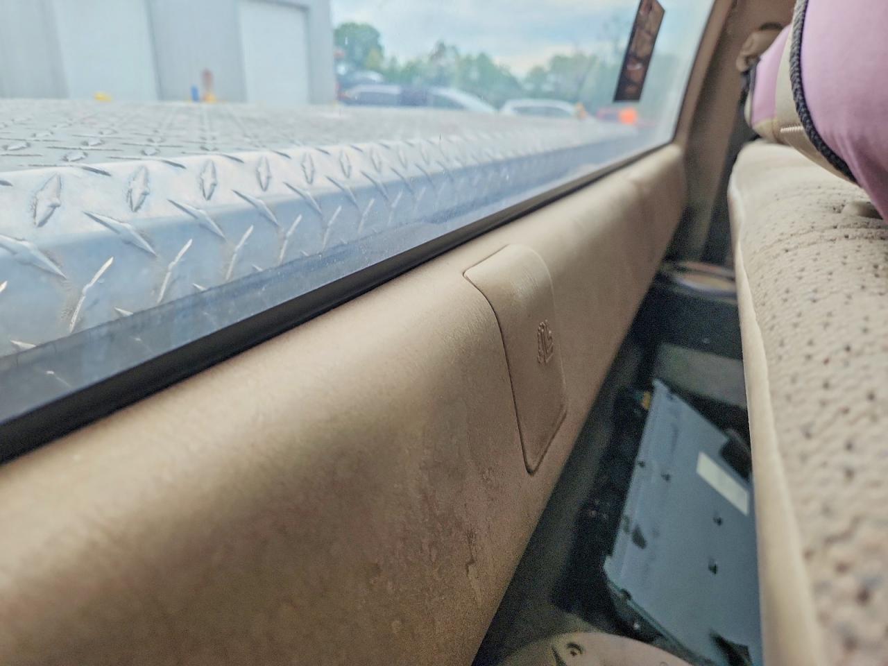 2004 TOYOTA TUNDRA BASE photo 28