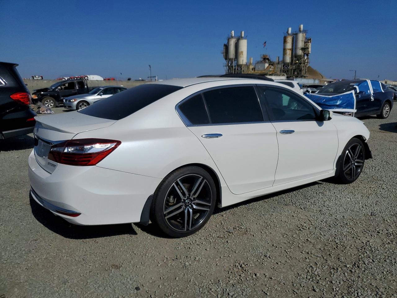 2017 HONDA ACCORD SPORT photo 3