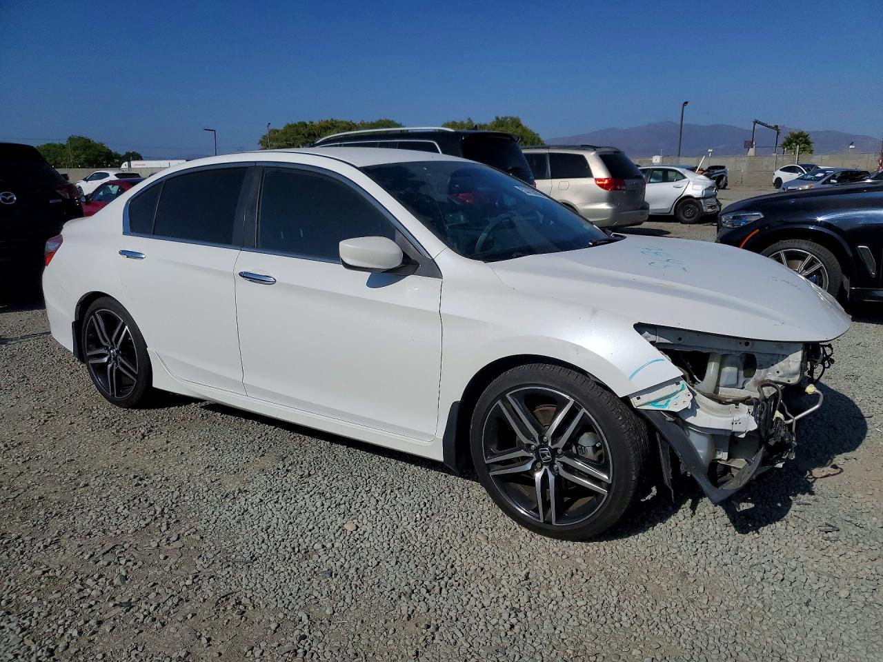 2017 HONDA ACCORD SPORT photo 4