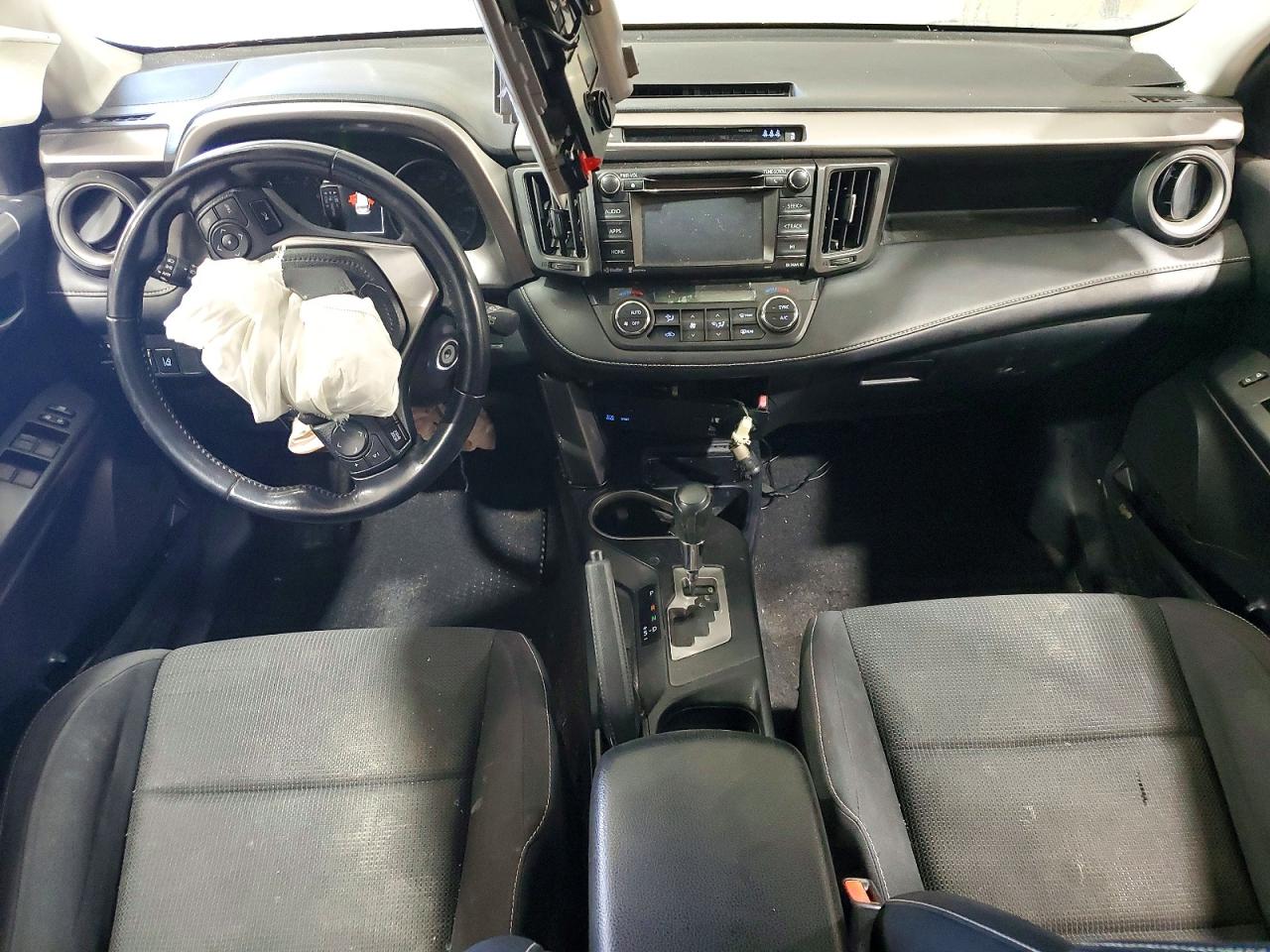 2017 TOYOTA RAV4 XLE photo 22