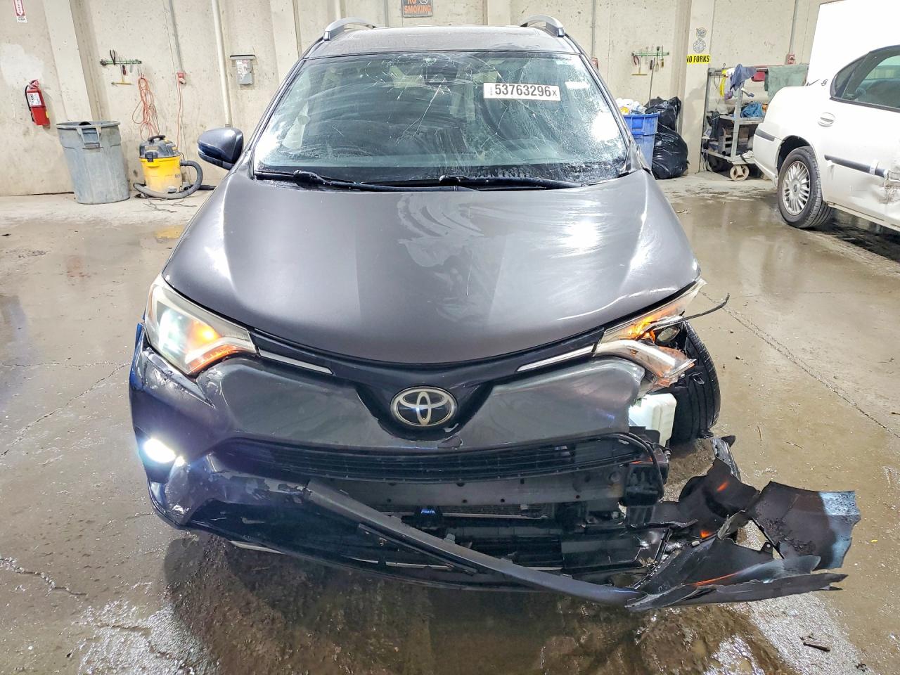 2017 TOYOTA RAV4 XLE photo 13