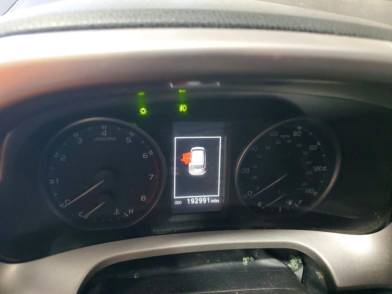 2017 TOYOTA RAV4 XLE photo 25